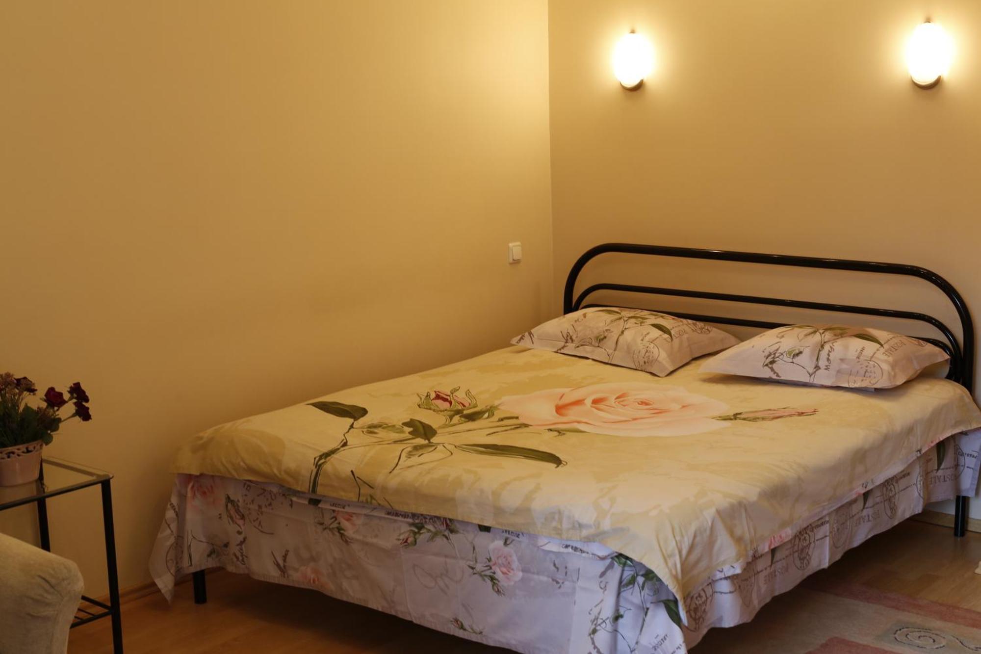 Hotel Service Predslava On Antonovicha Street เคียฟ ภายนอก รูปภาพ
