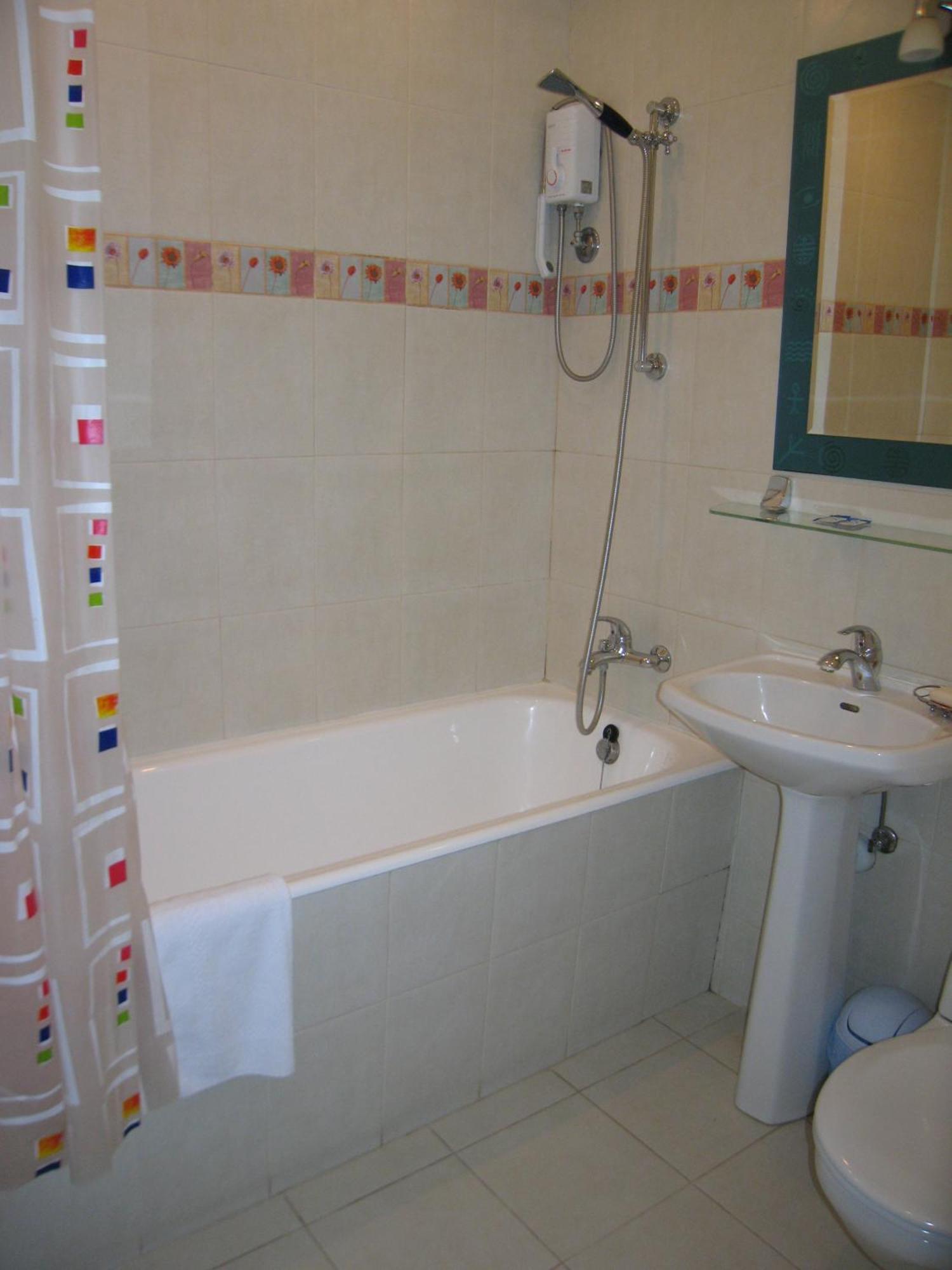 Hotel Service Predslava On Antonovicha Street เคียฟ ภายนอก รูปภาพ