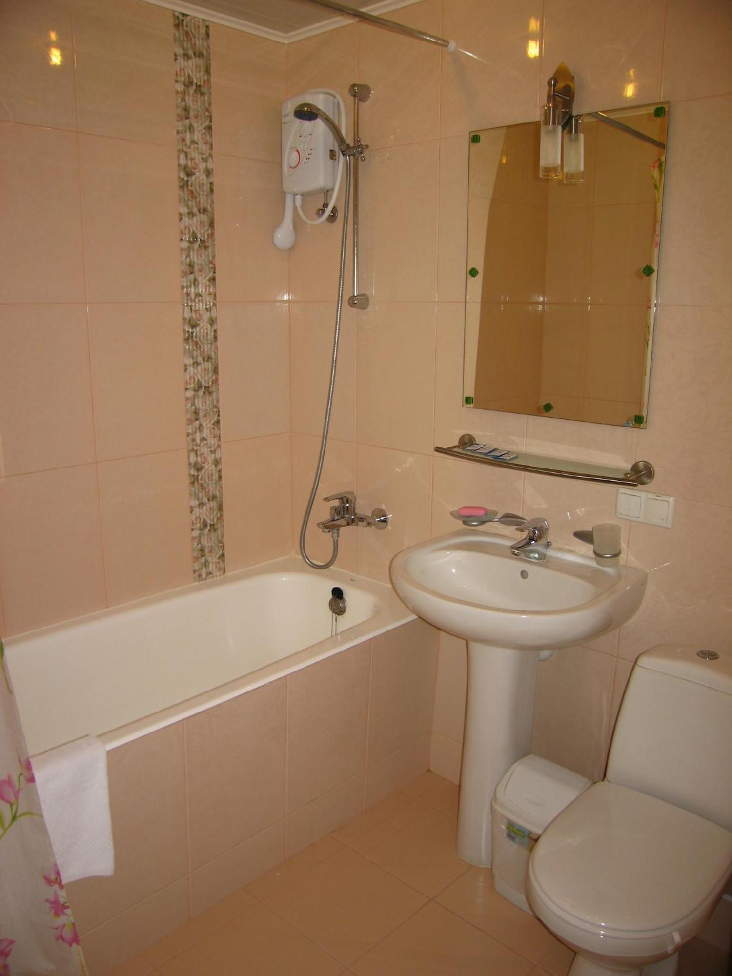 Hotel Service Predslava On Antonovicha Street เคียฟ ภายนอก รูปภาพ