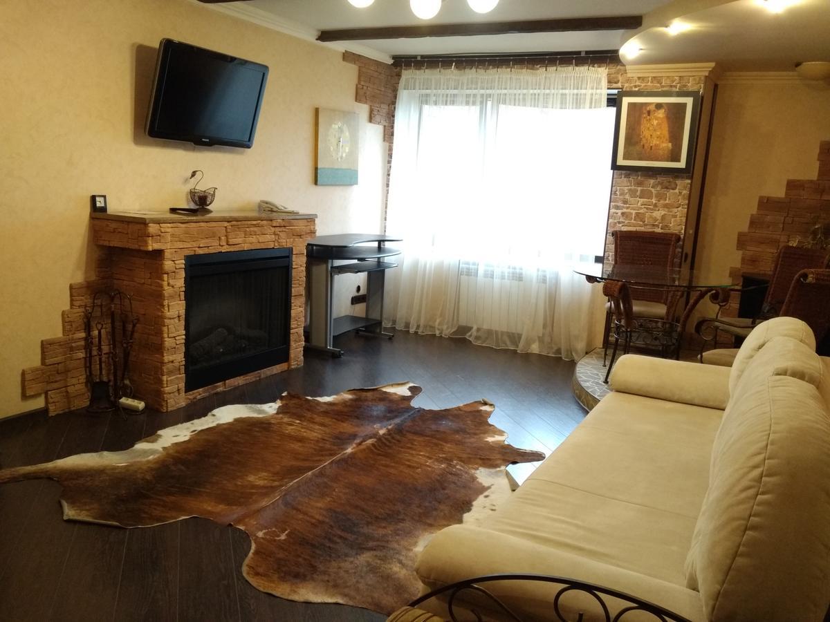 Hotel Service Predslava On Antonovicha Street เคียฟ ภายนอก รูปภาพ
